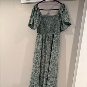 Chic Green Floral Midi Dress